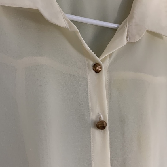 White see through sleeveless blouse - Picture 5 of 5